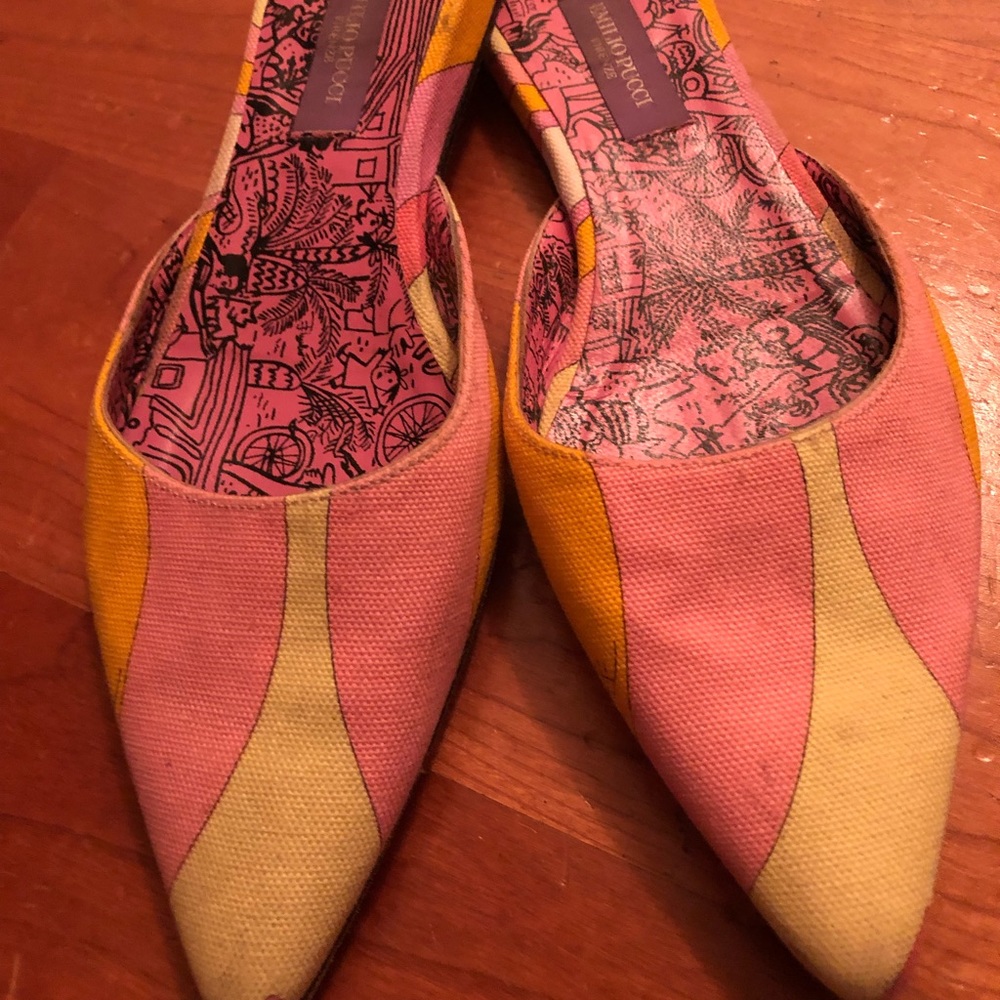 Emilio Pucci Pointed Toe Flats